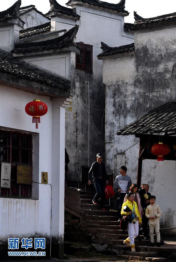 (社会)(2)悬崖峭壁上的“天街”