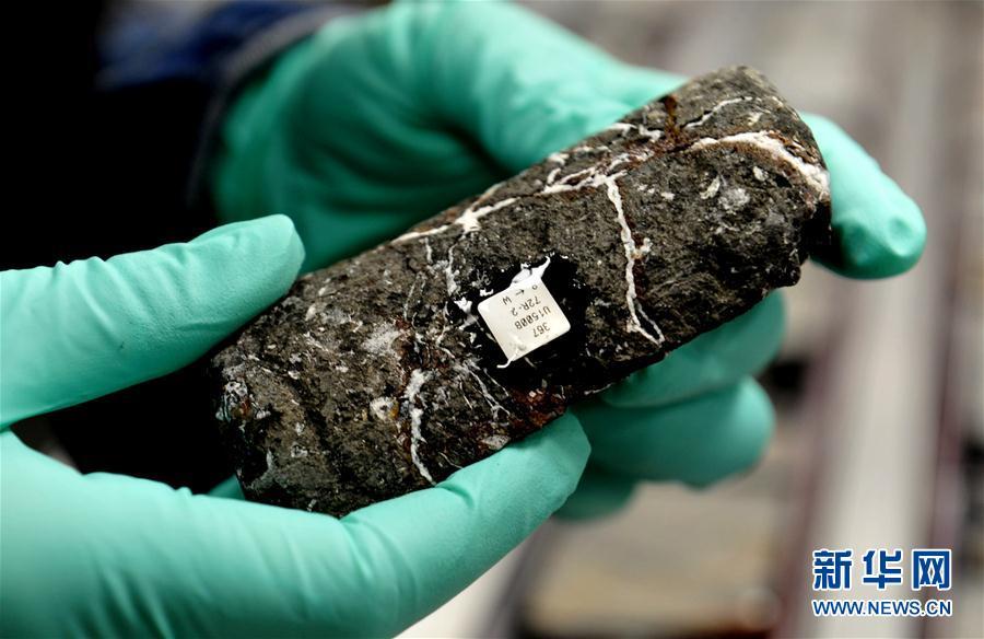 （科技）（3）“决心”号插入南海海底的“探海神针”深度达到全球第七