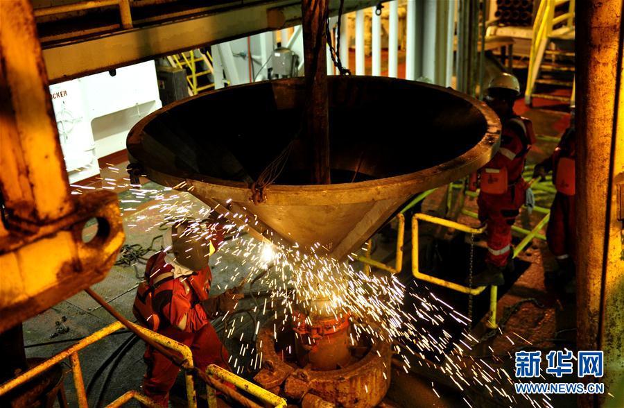 （科技）（4）“决心”号插入南海海底的“探海神针”深度达到全球第七