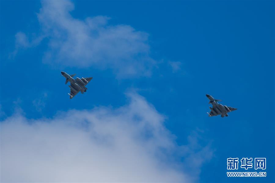 （图文互动）（7）“国际军事比赛—2017”：歼－10B战机首度出征 “航空飞镖”与世界先进战机同场竞技