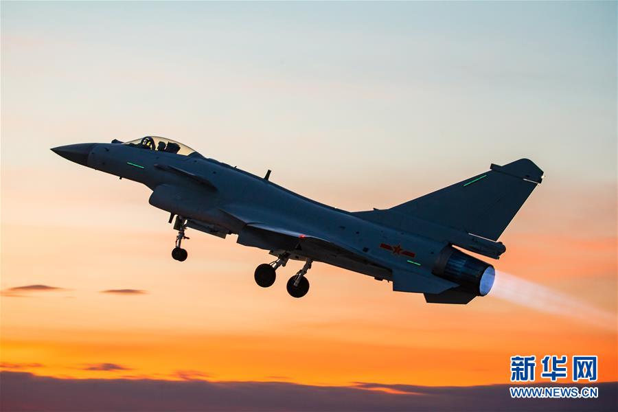 （图文互动）（9）“国际军事比赛—2017”：歼－10B战机首度出征 “航空飞镖”与世界先进战机同场竞技