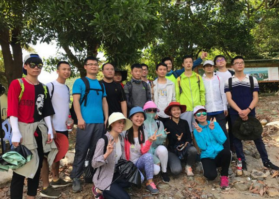 △ 穿越团体出发前合影