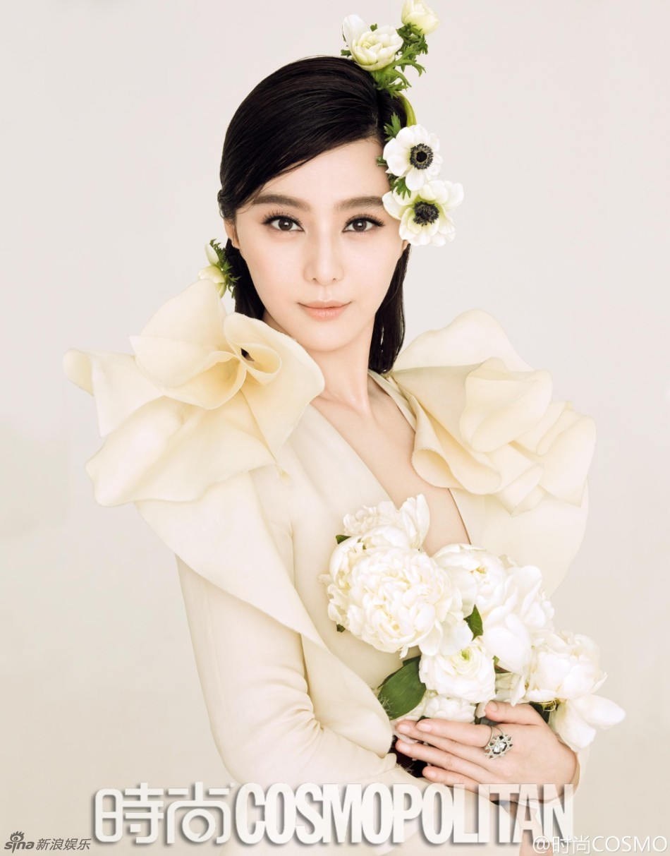 组图:范冰冰变身性感小黑猫 前秀酥胸后露美背