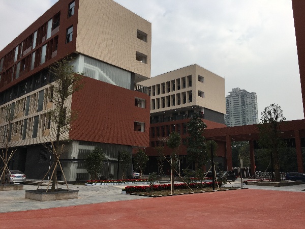 荔香中学新校区完工将揭面纱 可提供2400个学位